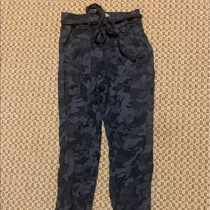 Rewash camo joggers size small